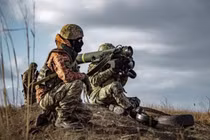 Các quốc gia châu Âu ồ ạt đổ vũ khí chống tăng tràn ngập Ukraina