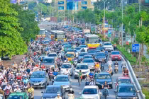 Không có làn đường riêng, buýt sẽ ‘sa lầy’ trong vòng vây xe cá nhân