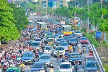 Không có làn đường riêng, buýt sẽ ‘sa lầy’ trong vòng vây xe cá nhân