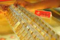 Mượn cớ dịch Covid-19, vàng "nhảy múa" vì bị làm giá?