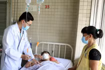 Thiếu niên 15 tuổi bị chém đứt lìa chân