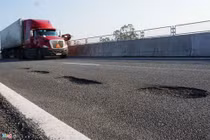 Tôi vừa lái xe qua đoạn đường ngàn tỷ