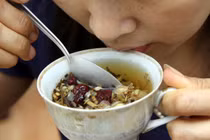 Phương trà chữa đau khớp khi thay đổi thời tiết