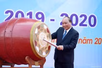 Thủ tướng Nguyễn Xuân Phúc: Dạy chữ quan trọng, dạy người còn quan trọng hơn