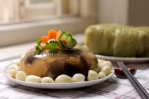 Chuyên gia chỉ cách ăn thịt đông, bánh chưng Tết không tăng cân