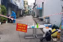 Người bán nước trước cổng bệnh viện và 2 con dương tính nCoV