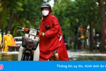 Hà Nội mưa lớn, nhiều nơi bị ngập