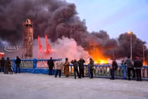 Không quân Israel không kích cảng dân sự Latakia, gây hỏa hoạn dữ dội