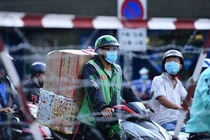 Một số siêu thị ở TP.HCM đóng cửa từ 16h, tạm dừng bán hàng online