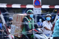 Một số siêu thị ở TP.HCM đóng cửa từ 16h, tạm dừng bán hàng online