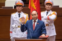 Ông Nguyễn Xuân Phúc tái đắc cử chức Chủ tịch nước