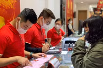 Giá vàng hôm nay 15/3: Sẽ còn giảm sâu, găm tiền chờ thời