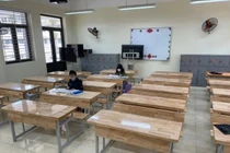 F0 tăng chóng mặt: Phụ huynh “cân não” khi cho con đến trường