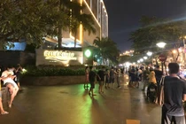 Người dân chạy từ lầu cao xuống sau khi nhận thông báo cháy tối 26/10.