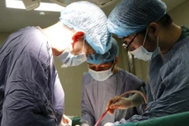 Mất 3/4 dạ dày vì rượu 