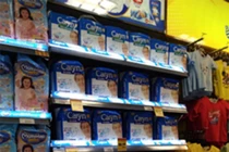 Diana Unicharm ủng hộ tã giấy người lớn và Khăn ướt cho Bệnh viện Bạch Mai 