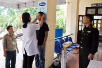 Hành vi không chấp hành lệnh gọi nhập ngũ sẽ bị phạt đến 75 triệu đồng (ảnh minh họa).