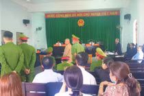 Đề nghị tử hình nguyên bí thư xã giết em họ, đốt xác như phim