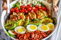 Chế độ ăn hạn chế mỡ và protein