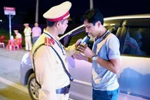 Đề xuất phạt tài xế uống bia rượu 30 triệu, tước bằng lái 12 tháng