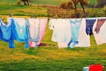 Không nên phơi quần áo trong nhà