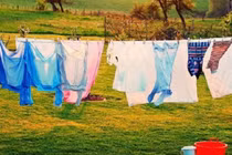 Không nên phơi quần áo trong nhà