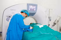 Phá hủy khối u gan bằng vi sóng