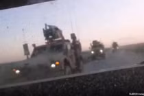 Video quân đội Mỹ - Nga lại đua xe thiết giáp trên vùng đông bắc Syria