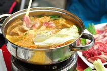 Cách nhận biết nồi nước lẩu làm từ hóa chất