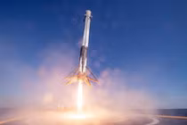 SpaceX của Elon Musk lập kỷ lục phóng 143 vệ tinh nhỏ vào không gian 