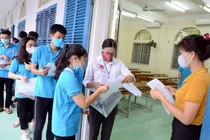 Thí sinh dự thi tốt nghiệp trung học phổ thông. (Ảnh: TTXVN)