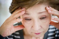 Nặng lòng khi sống cùng con