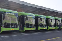 Xe buýt điện VinBus.