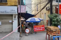 Chủ tịch Hà Nội: Xét nghiệm chưa "trúng" nên Thanh Xuân bùng dịch