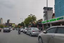 “Bát nháo” vi phạm trật tự đô thị tại phường Mễ Trì