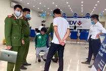 Bắt tại trận kẻ cướp ngân hàng BIDV ở Hà Nội