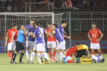 Trọng tài: "Tôi cầm sẵn cả 2 thẻ sau pha vào bóng của Hoàng Thịnh"