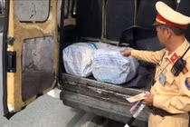 Quảng Nam: Phát hiện xe khách vận chuyển 100kg mỡ động vật không rõ nguồn gốc