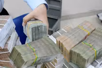 Lãi suất tiền gửi tiết kiệm ngân hàng hiện nay: Lãi cao khó với