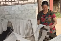 “Nữ hoàng thổ cẩm” xuất khẩu vải Mông đi trời Âu