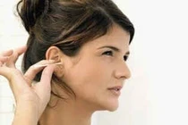 Tai nghe tiếng lụp bụp mỗi khi ợ có nguy hiểm?