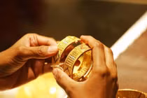 Vàng quay đầu giảm, tuột mốc 46 triệu đồng/lượng