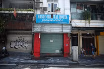 Khách sạn phố cổ Hà Nội: Cắn răng chịu lỗ, ồ ạt rao bán