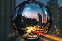 Có hay không nguy cơ vỡ bong bóng chứng khoán, bất động sản?