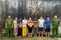 Các đối tượng trong đường dây đánh bạc bị bắt giữ. (Ảnh: Công an tỉnh Nghệ An).