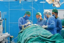 Nam thanh niên bị thang máy kẹp vỡ đầu