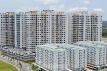 Nhiều căn hộ rao bán cắt lỗ.