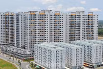 Nhiều căn hộ rao bán cắt lỗ.