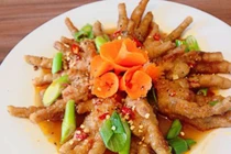 Ăn chân gà trị chân tay tê mỏi