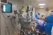 'Bệnh nhân 2983' phổi trắng xóa